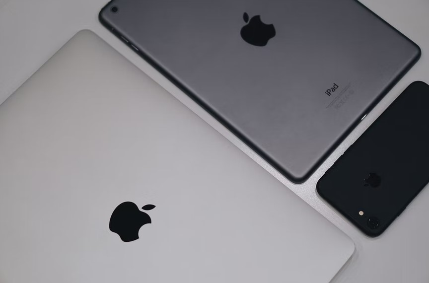 iPad Cracks that Compel You to Choose iPad Screen Repair or Replacement