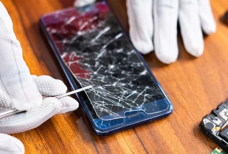 Top Mistakes to Avoid After Cracking Your Phone in Plano